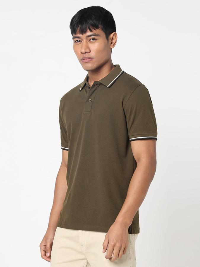Solid Men Peter Pan Collar T-Shirt image number 2