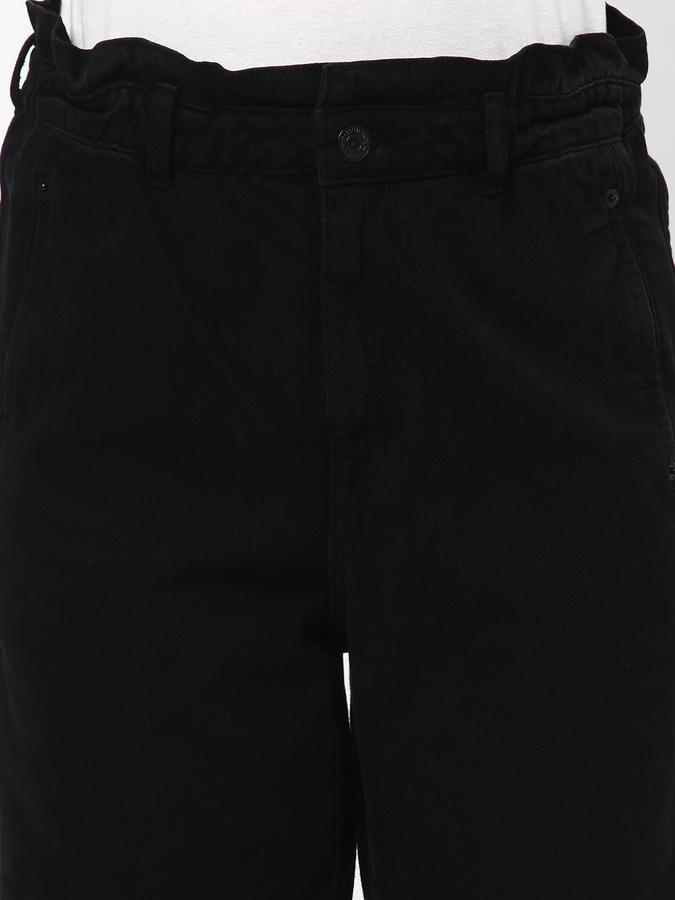 Women Mid-Wash Relaxed Fit Jeans image number 3