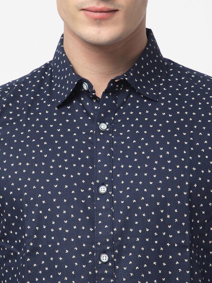 Men Cotton Regular Fit Point Collar Printed Shirt