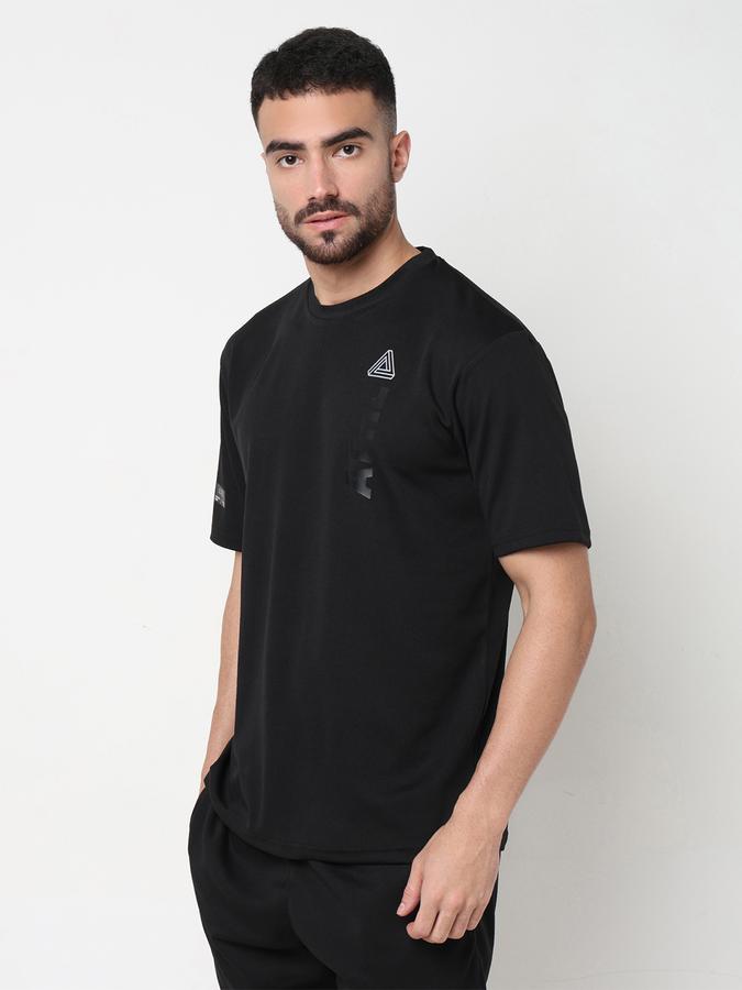 Men Typographic Print Regular Fit Crew-Neck T-Shirt image number 2