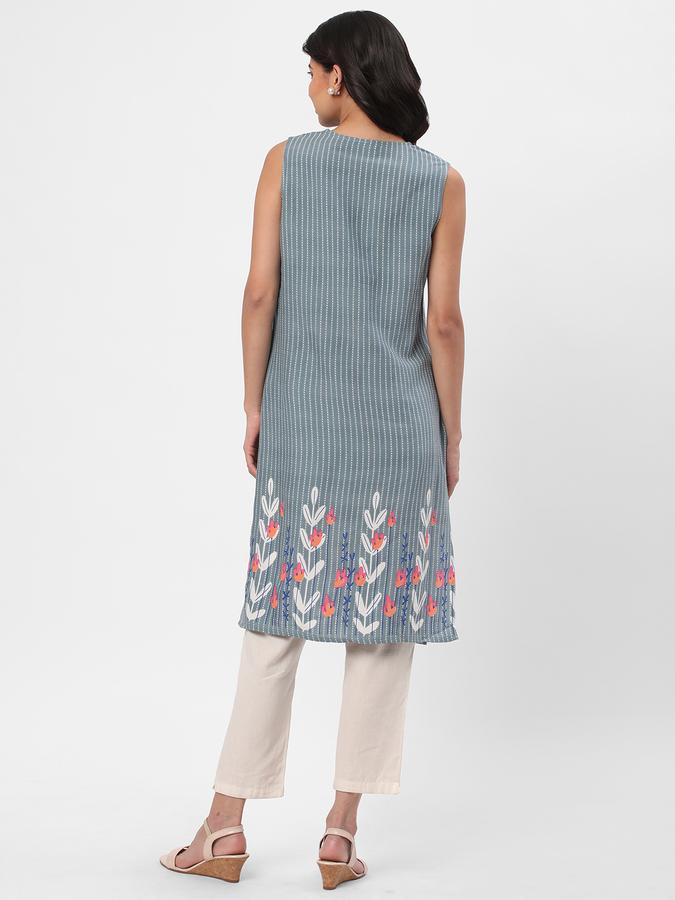 Women Rayon Regular Fit V Neck Embroidered Kurta