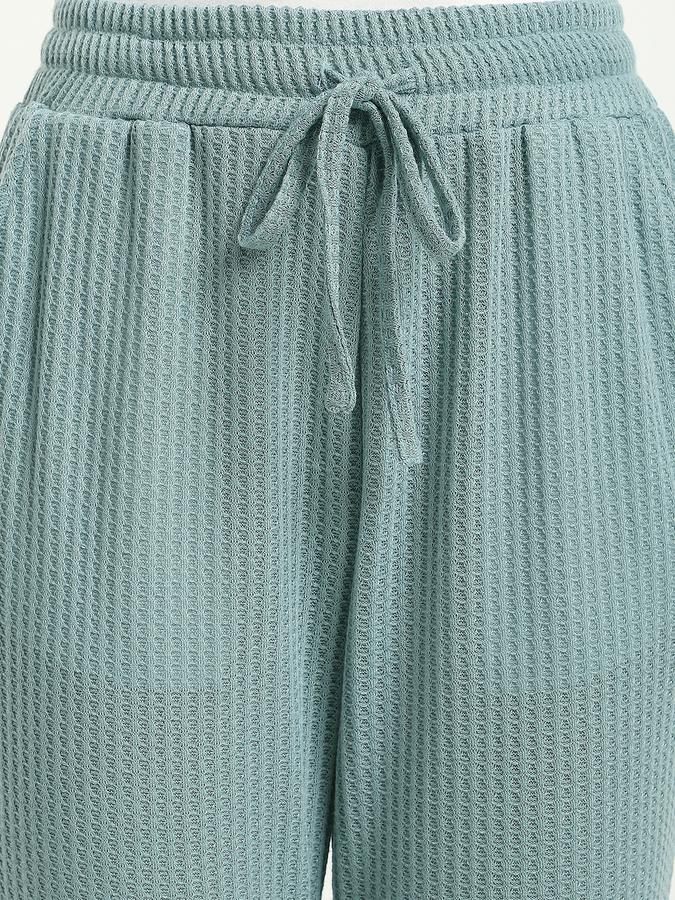 Women Polyester Blend Regular Fit Drawstring Solid Joggers