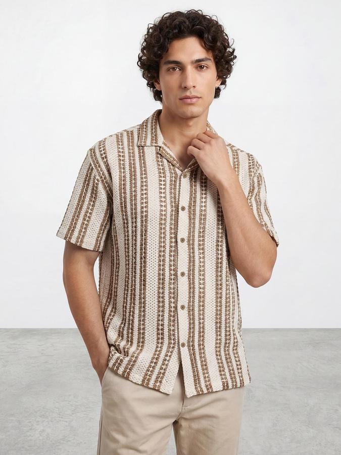 R&B Men Off White Textured Resort Collar Short Sleeves Relaxed Fit Shirt
