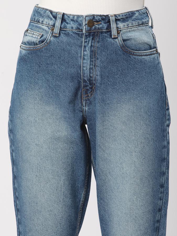 Women Washed Jeans image number 3