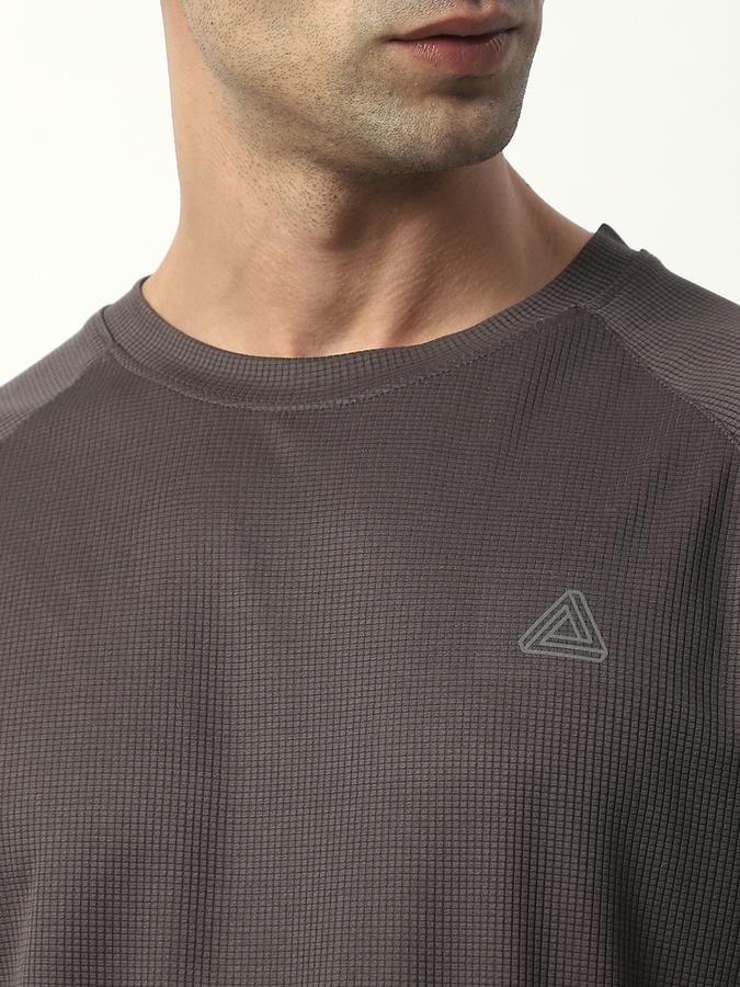 R&B Men's Solid T-Shirt image number 3