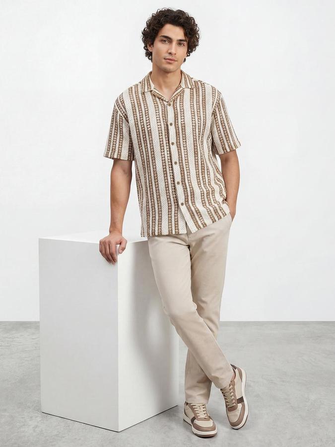 R&B Men Off White Textured Resort Collar Short Sleeves Relaxed Fit Shirt