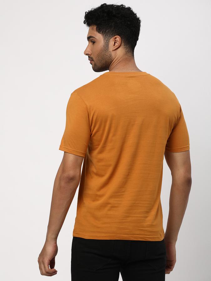 Men Typographic Print Regular Fit T-Shirt image number 2