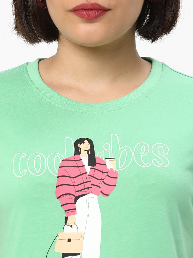 Women Graphic Print Round-Neck T-Shirt image number 3