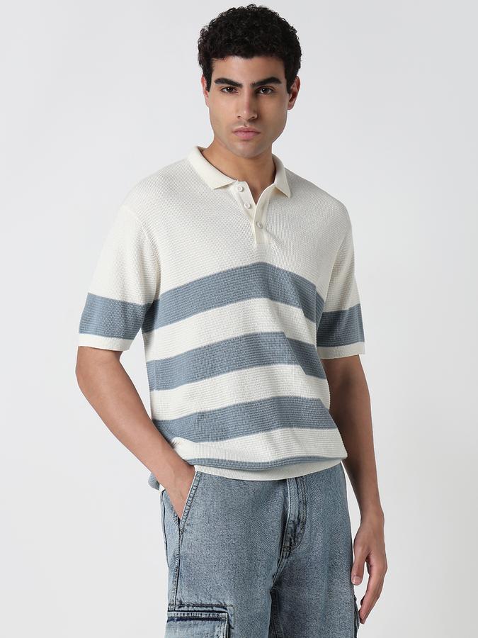Striped Men Round Neck T-Shirt image number 2