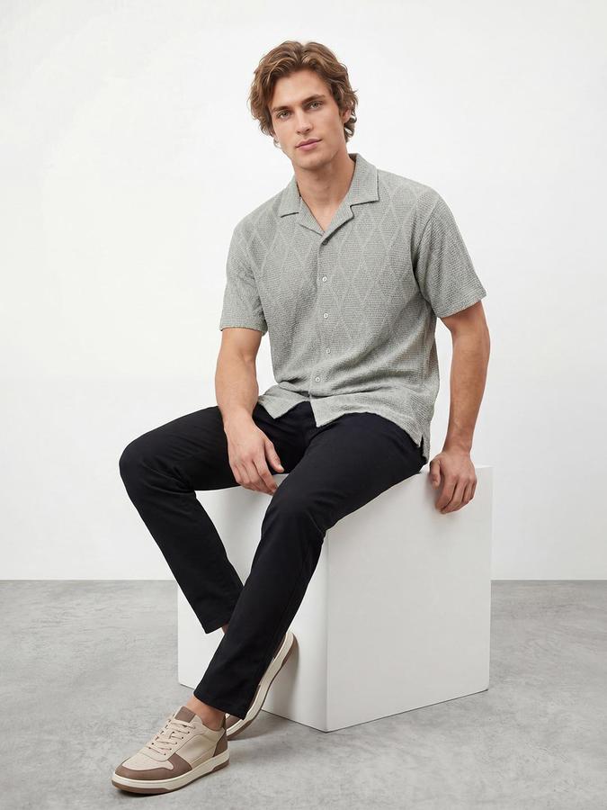 R&B Men Green Textured Resort Collar Short Sleeves Regular Fit Shirt