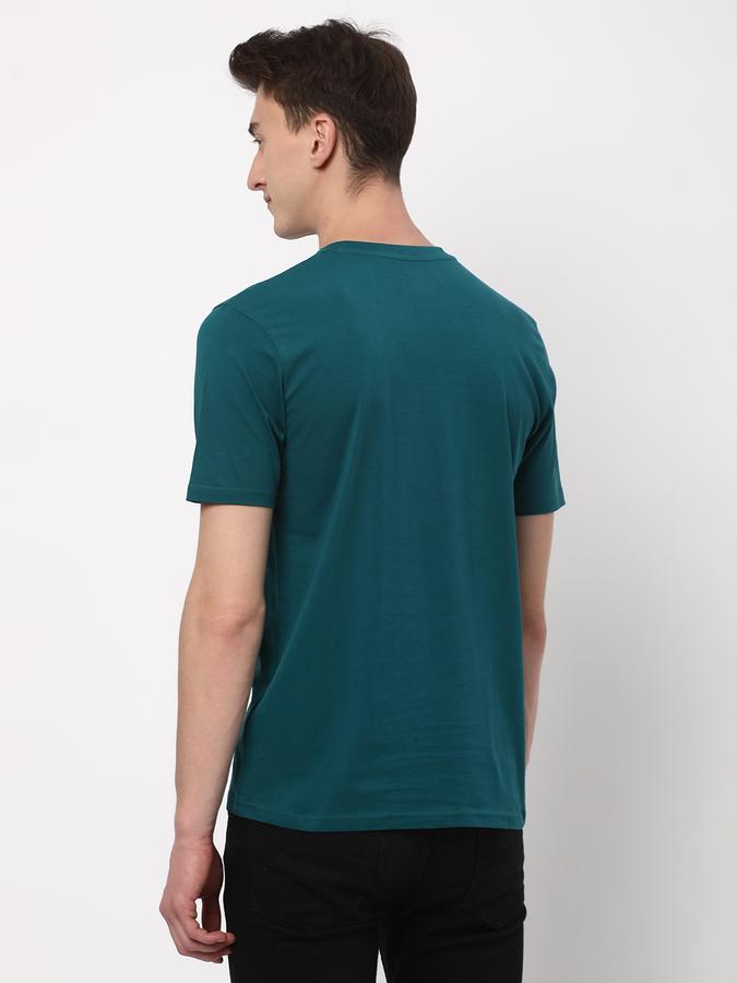 Men Regular Fit Round-Neck T-Shirt image number 2