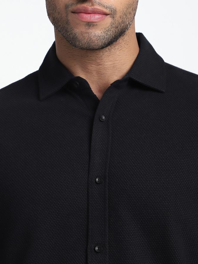 Men Cotton Regular Fit Point Collar Textured Shirt