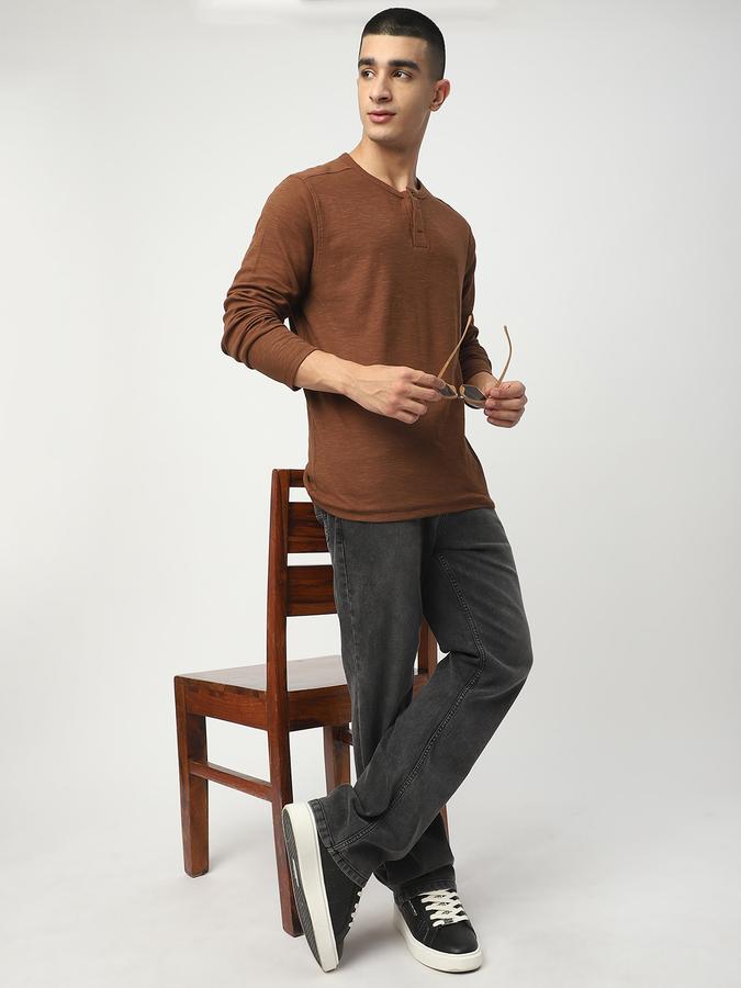 Solid Men Round Neck T-Shirt image number 1