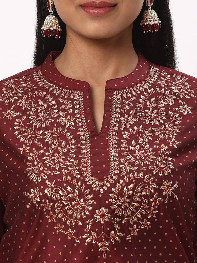 Women Poly Blend Regular Fit Mandarin Collar Embroidered Kurta
