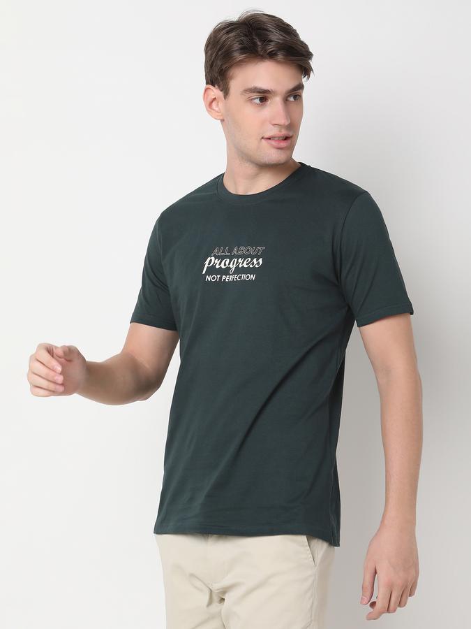 Men Typographic Print Regular Fit Crew-Neck T-Shirt image number 1