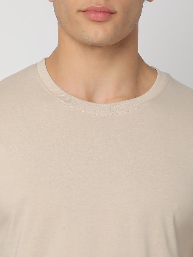 Solid Men Round Neck T-Shirt image number 3