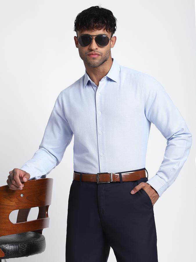 Men Cotton Blend Regular Fit Point Collar Solid Shirt
