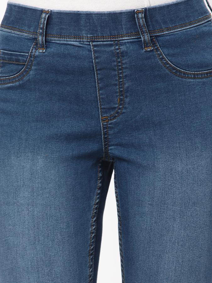 Women Mid-Wash Skinny Fit Jeggings image number 3