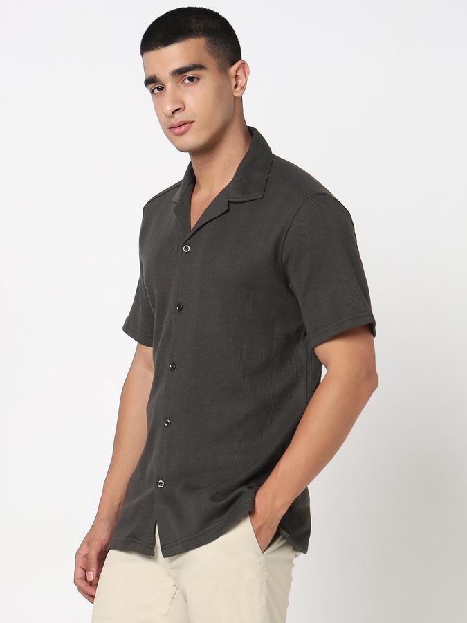 Men Polycotton Relaxed Fit Camp Collar Solid Shirt