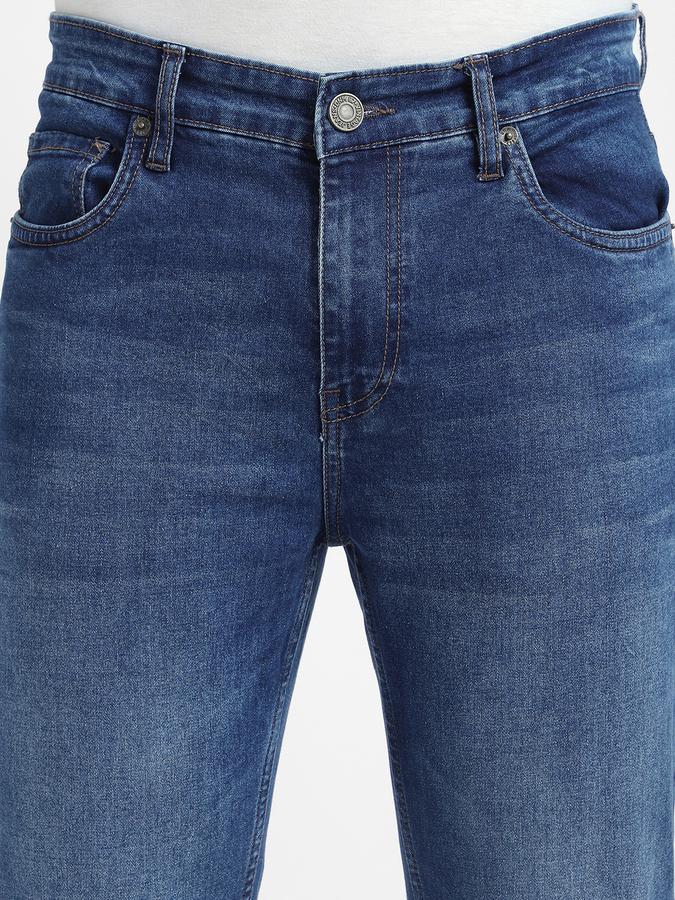 Men Denim Carrot Mid Rise Clean Look Jeans