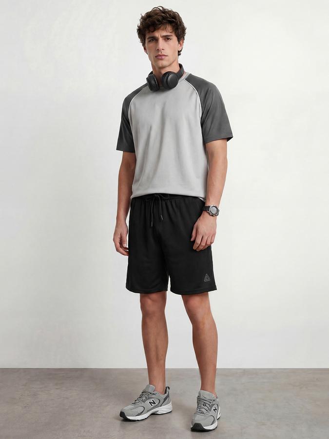 R&B Black Men Solid Mid-Rise Knee Length Regular Activewear Shorts