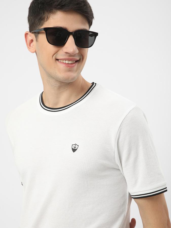 Men Regular Fit Crew-Neck T-Shirt image number 0