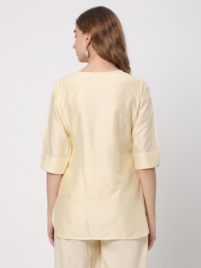 Women Embroidered Round-Neck Tunic image number 2