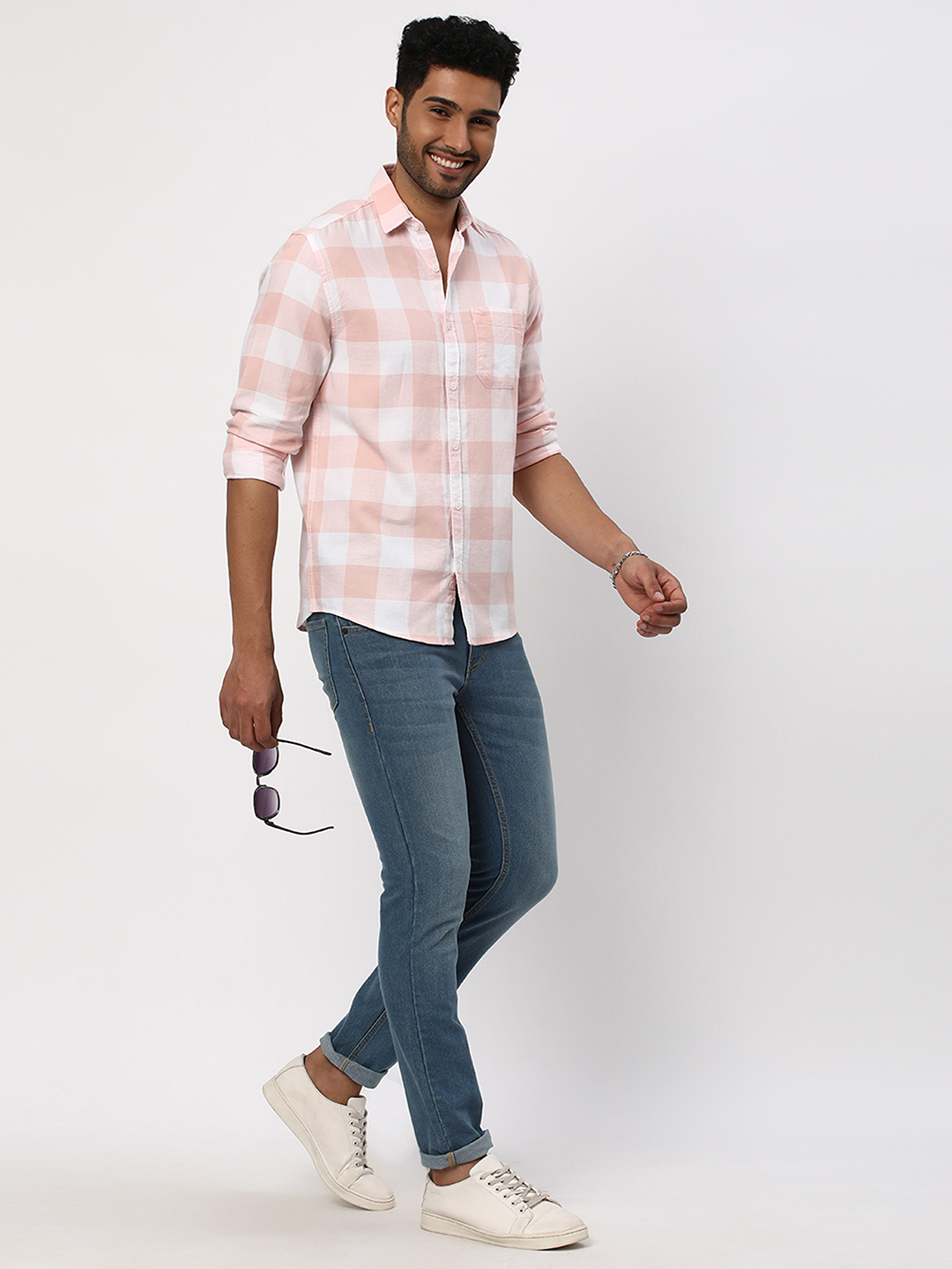Men Checked Regular Fit Shirt with Patch Pocket image number 1