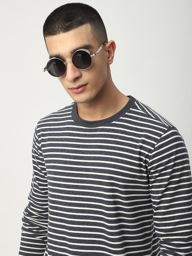 Men Regular Fit T-shirt image number 0