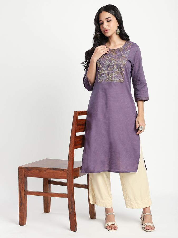 Women Cotton Regular Fit Round Neck Embroidered Kurta