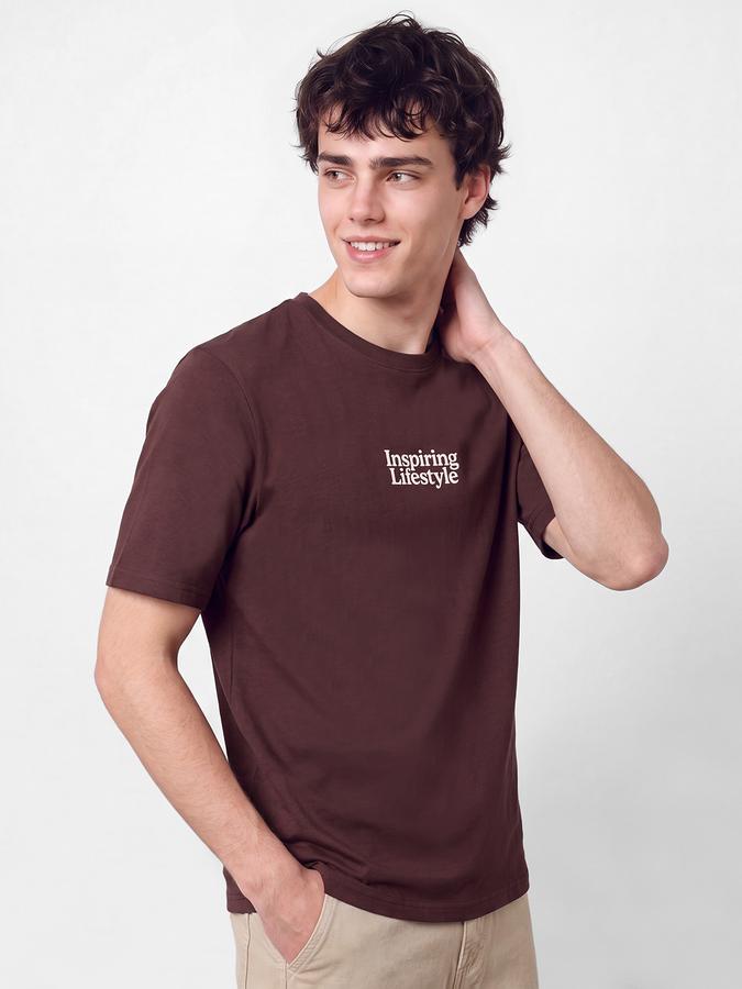 R&B Men Rust Typographic Print Short Sleeves Relaxed Fit Pure Cotton Tshirt