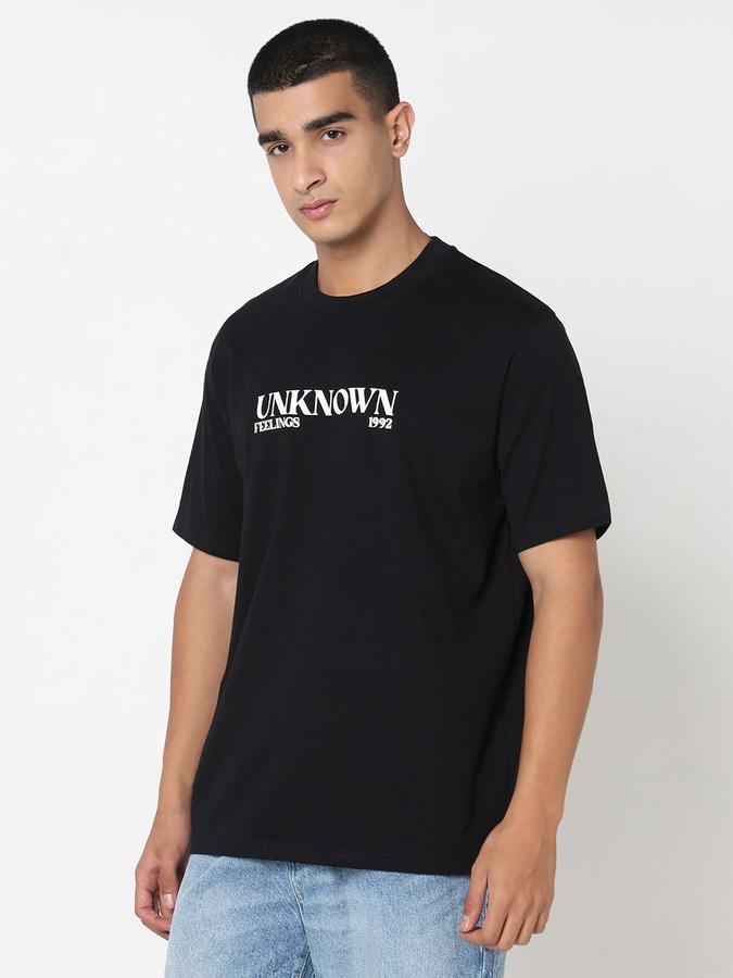 MENS Short Sleeves CREW NECK GRAPHIC TEES- RELAX FIT image number 2