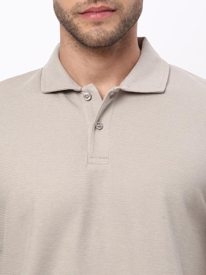Men Cotton Blend Slim Fit Polo Neck Textured T-shirt