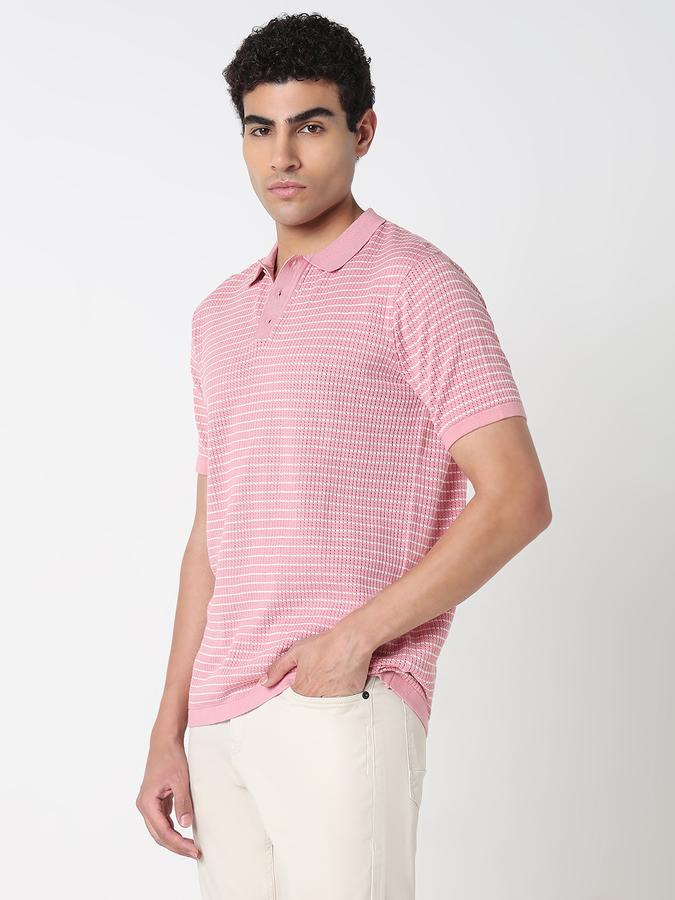 Striped Men Round Neck T-Shirt image number 2
