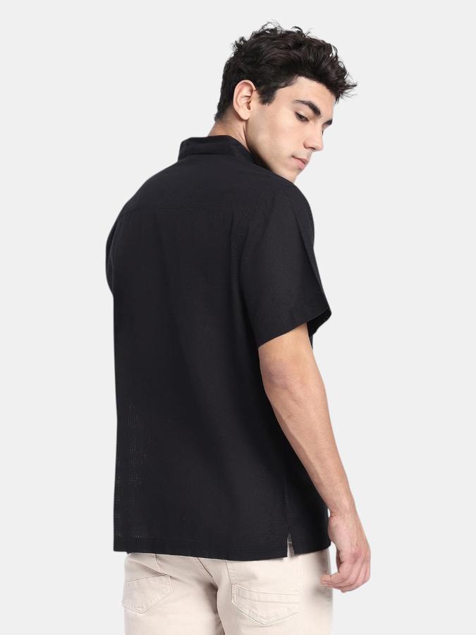 R&B  Black Textured Men Short Sleeves Regular Fit Shirts