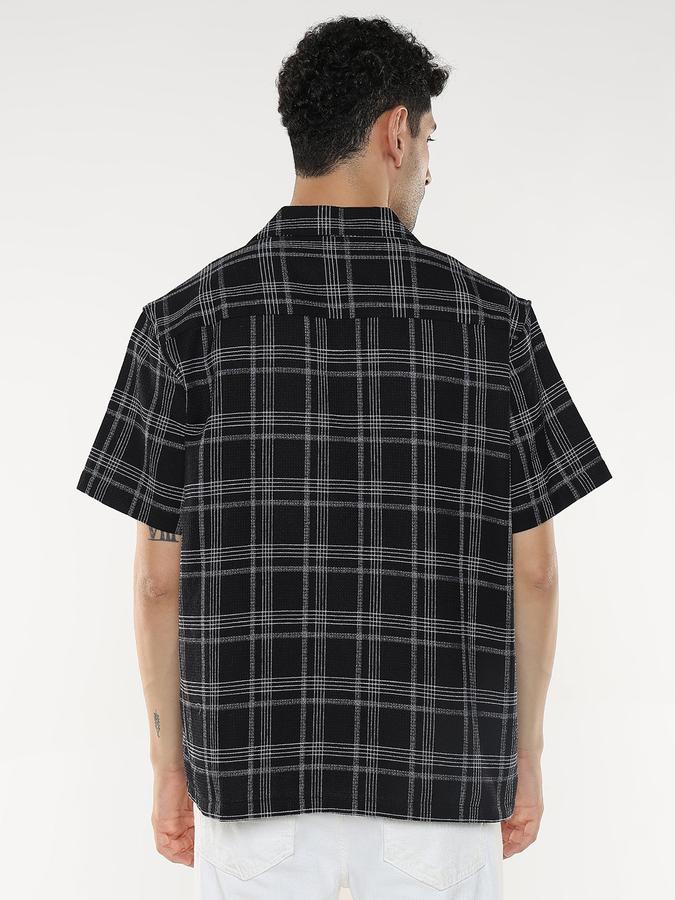 Men Checkered Casual Shirt image number 3