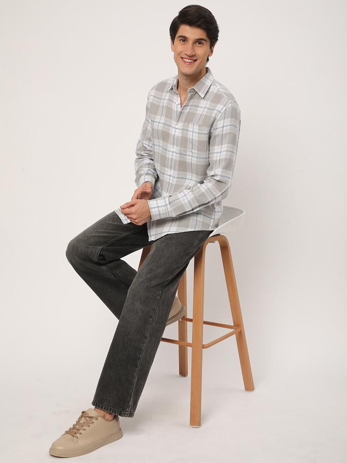 Men Regular Fit Cutaway Collar Shirt image number 1