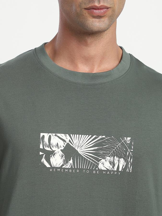 Men Cotton Relaxed Fit Crew Neck Graphic T-shirt