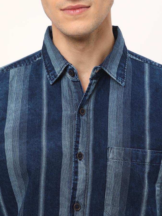 Men Slim Fit Cutaway Collar Shirt image number 3
