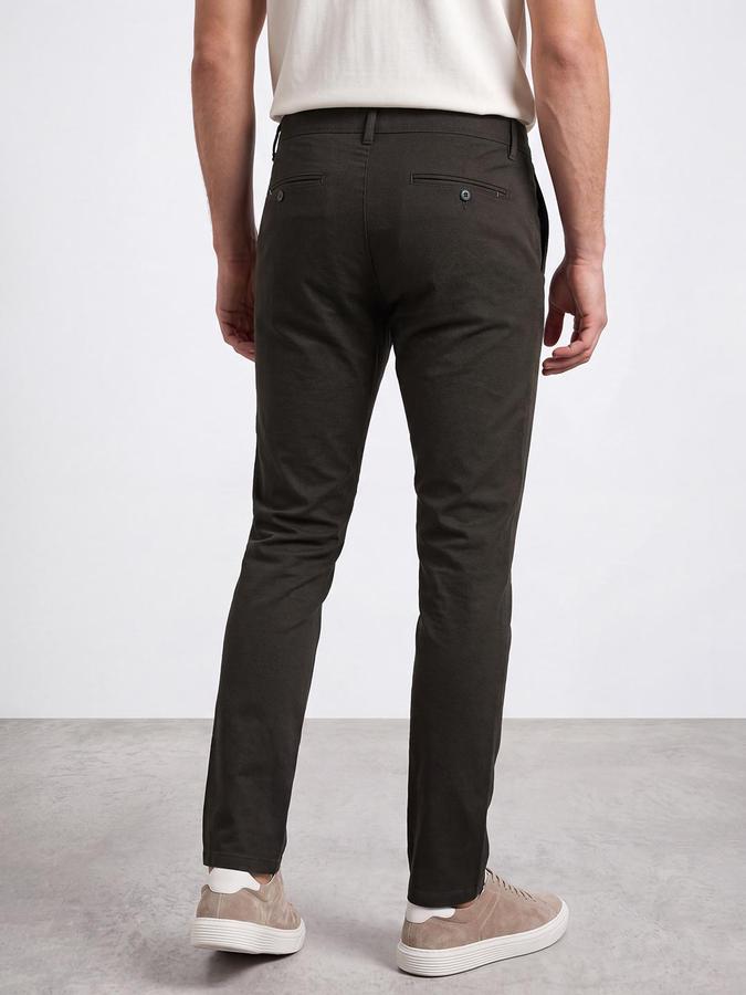R&B Men Olive Mid Rise Regular Fit Chinos