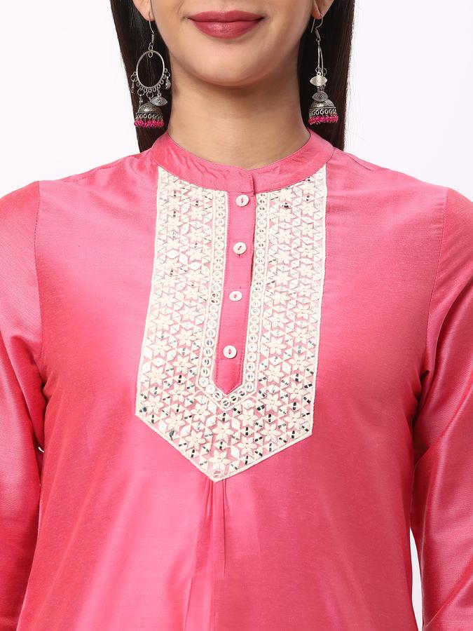 R&B Women's Embroidered Regular Straight Kurta 3-Q Sleeves image number 3