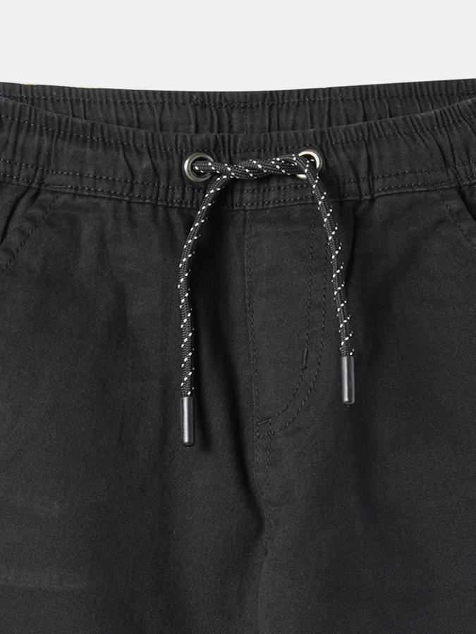 Boys Mid-Rise Straight Fit Trousers image number 3
