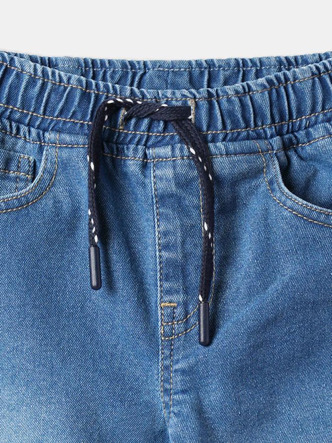 Boys Lightly Washed Relaxed Fit Jeans image number 3