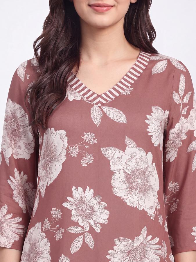 R&B Womens Coral Three-Quarter Sleeves V Neck Floral Printed Straight Kurta