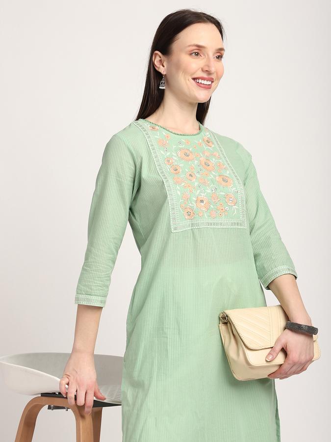 Women Cotton Regular Fit Round Neck Embroidered Kurta