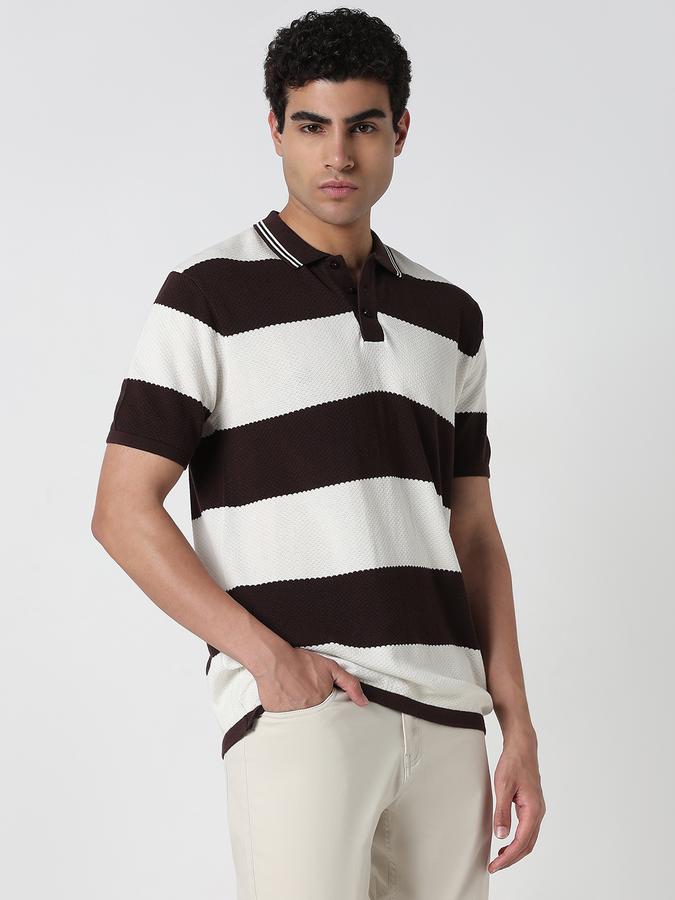 Striped Men Round Neck T-Shirt image number 2