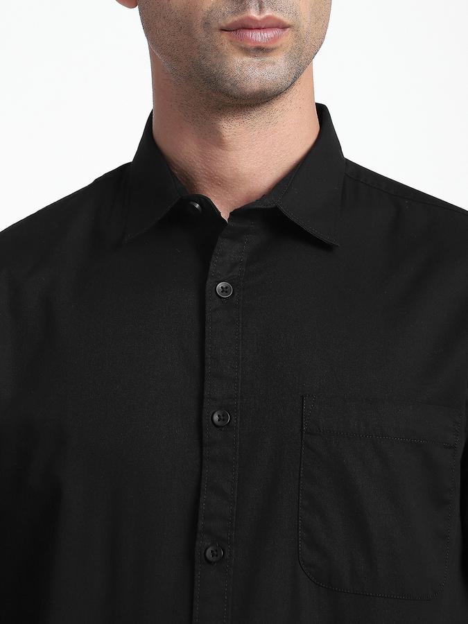 Men Cotton Regular Fit Point Collar Solid Shirt