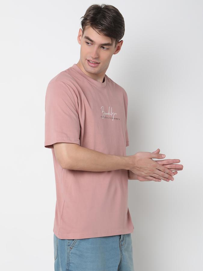 Men Typographic Print Regular Fit Crew-Neck T-Shirt image number 2