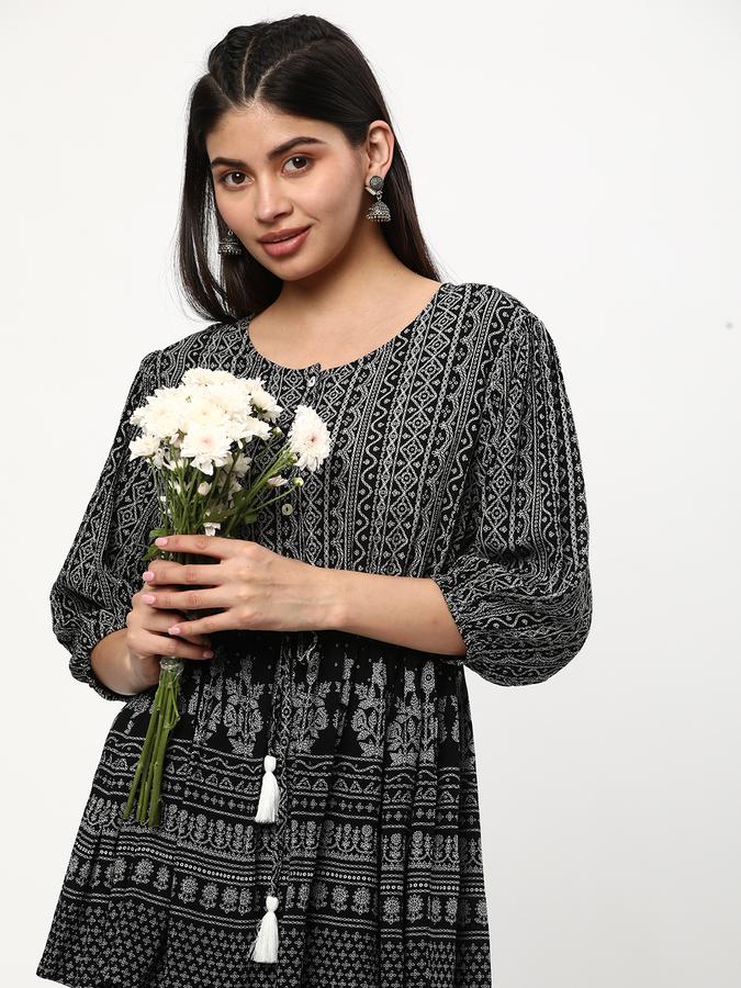 Women Printed Round-Neck Tunic image number 0