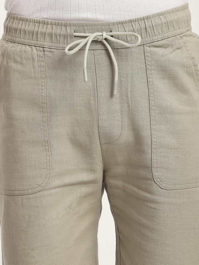 Men Cotton Blend Regular Fit Drawstring Waist Solid Shorts